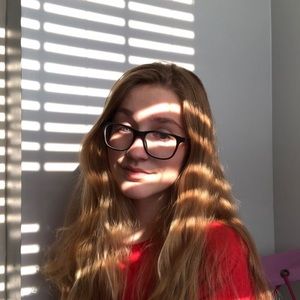 Meet your Posher, Stella